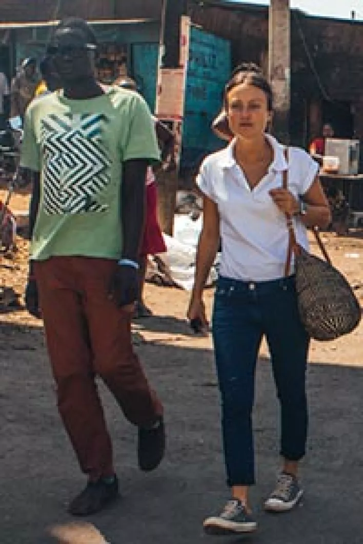 Die pbi-Freiwillige Pia Uçar in Kenia