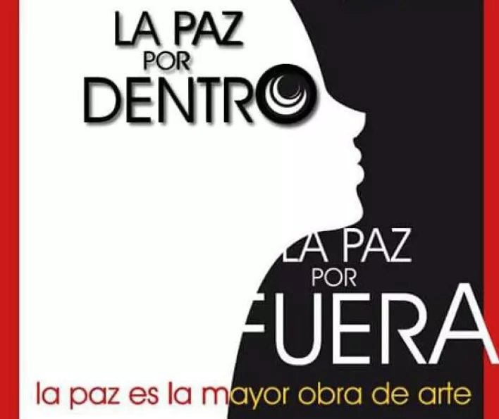 „Innerer Frieden, Äußerer Frieden. Der Frieden ist das größte Kunstwerk“ — La paz por dentro, la paz por fuera, la paz es la mayor obra de arte