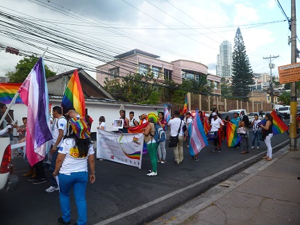 Arcoiris - Marcha contra homo-lesbo-transfobia